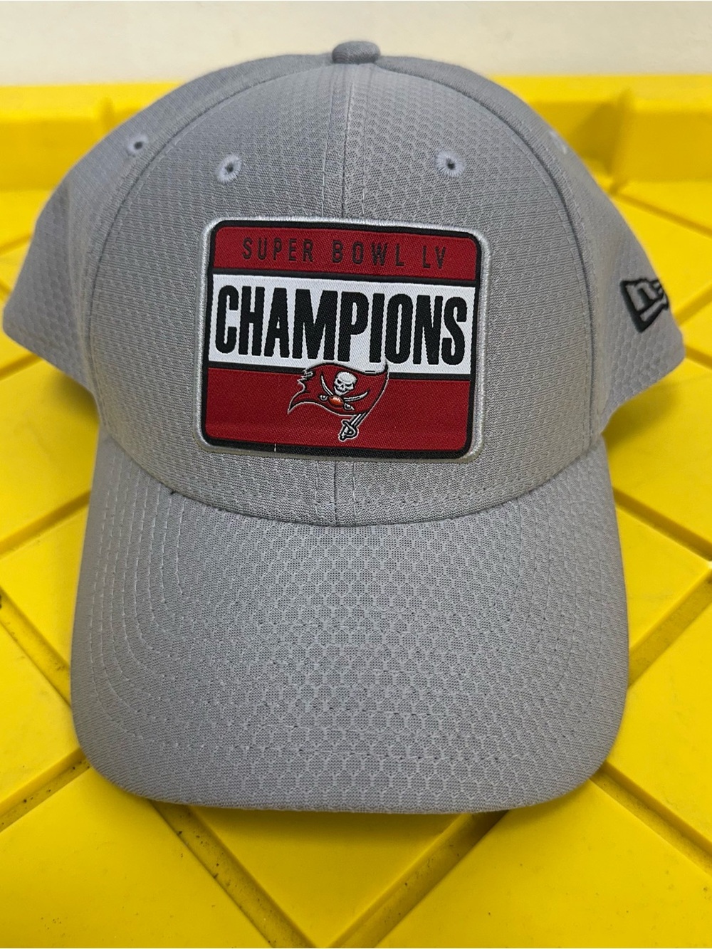 NFL New Era Tampa Bay Buccaneers Super Bowl Champions 9FORTY SnapBack Hat Gray